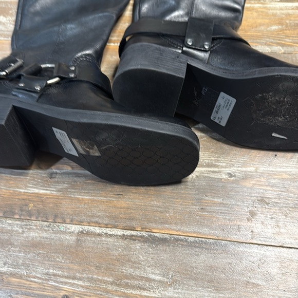 New without box Clara Low Block Boot - Picture 7 of 7